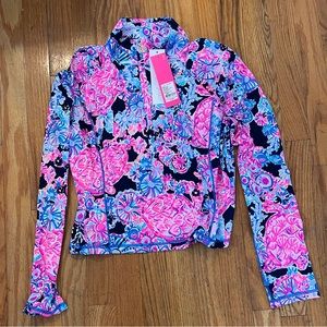 Kids luxletic top. Size L